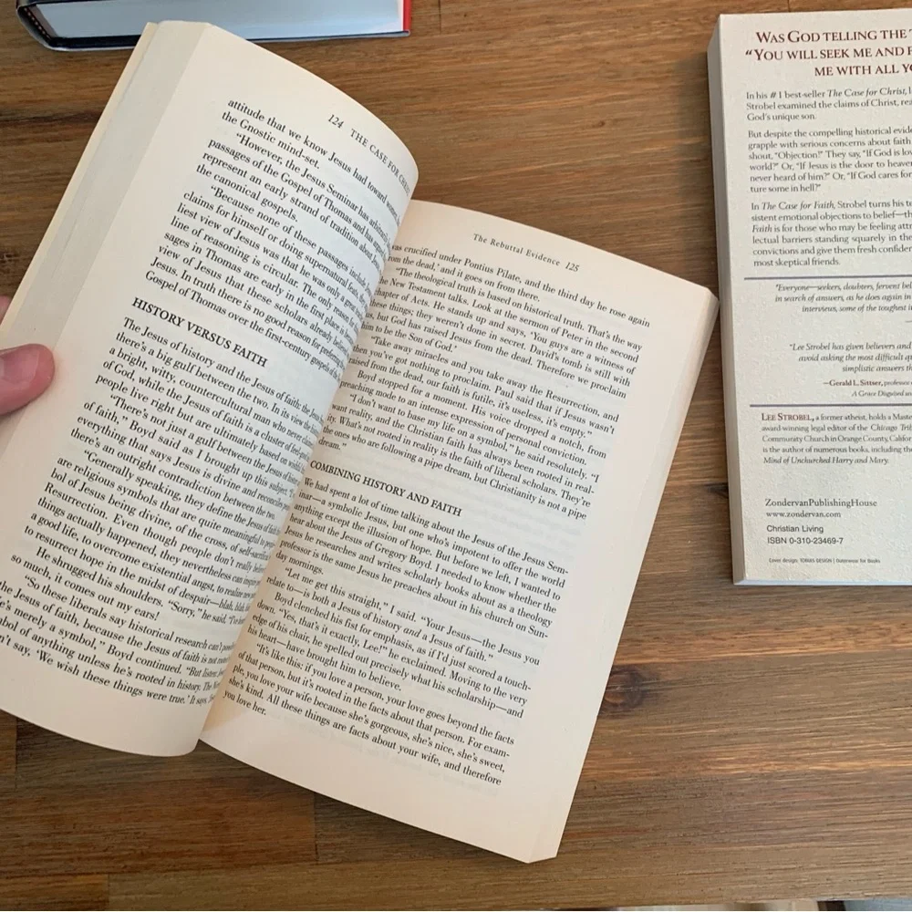 Set of 2 Christian books - The case for Christ & the case for faith Lee Strobel - Picture 3 of 4